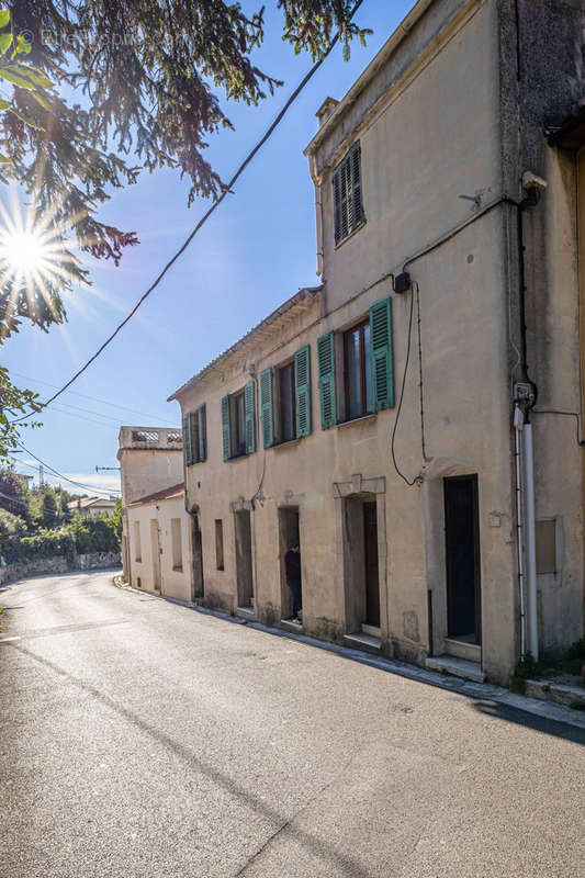 Appartement à LA TURBIE