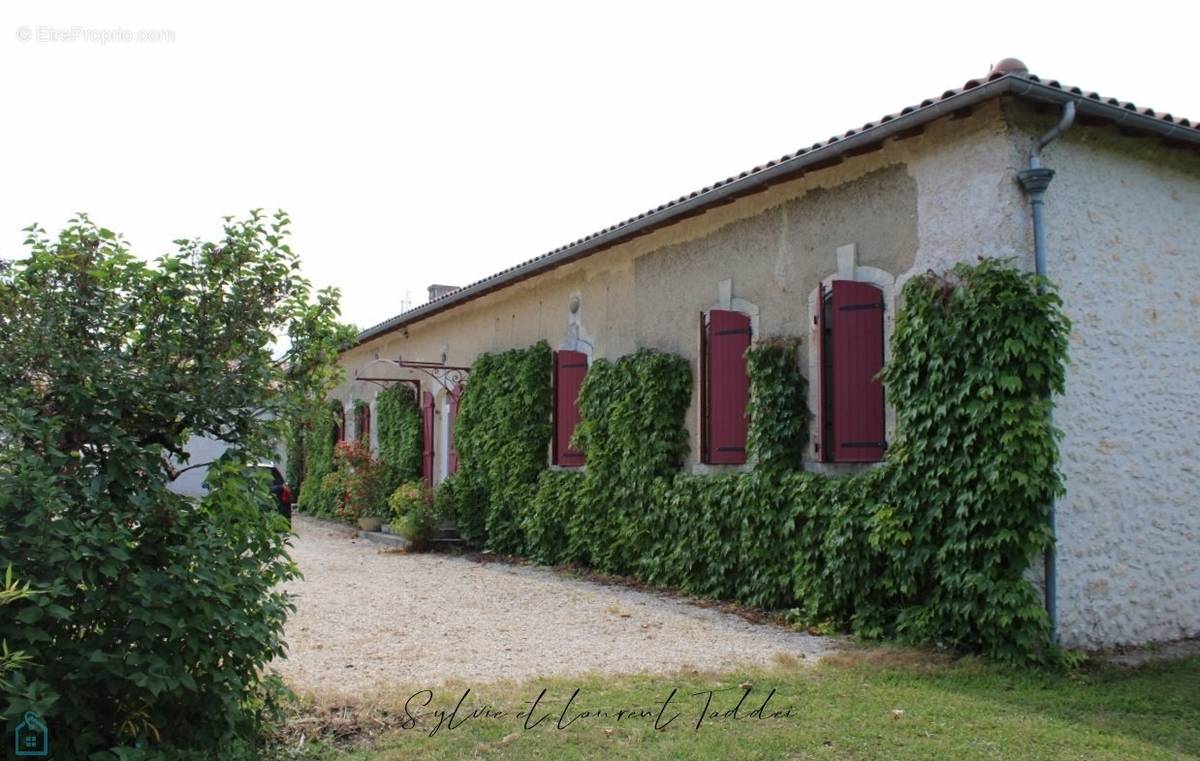 Maison à BARBEZIEUX-SAINT-HILAIRE