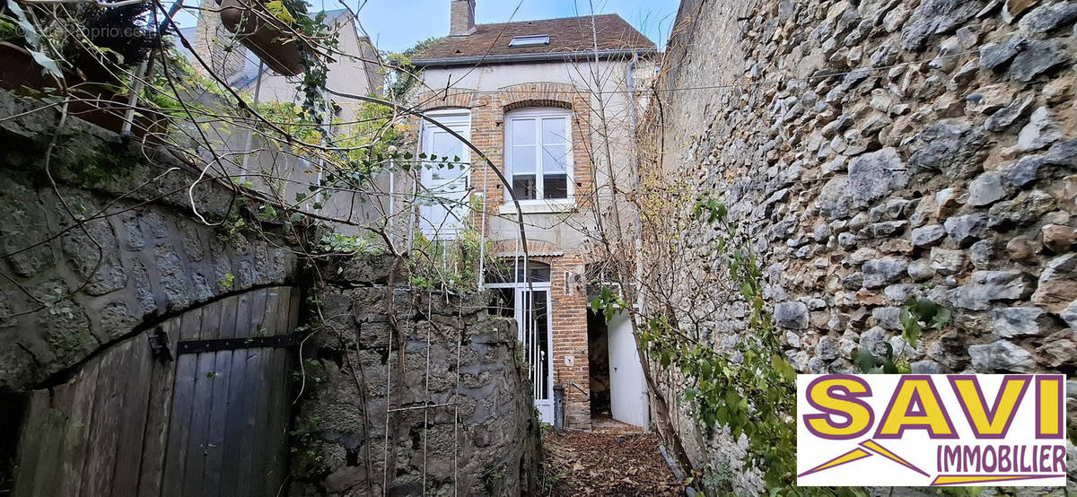 Maison à FERRIERES-EN-GATINAIS