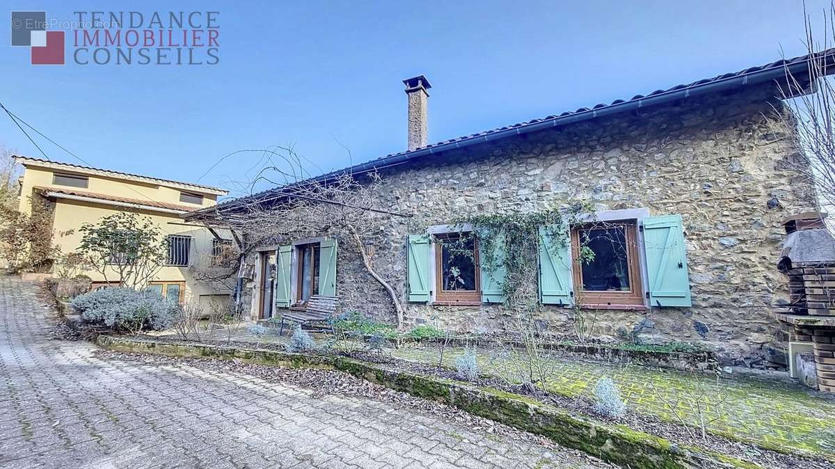 Maison à VAUX-EN-BEAUJOLAIS