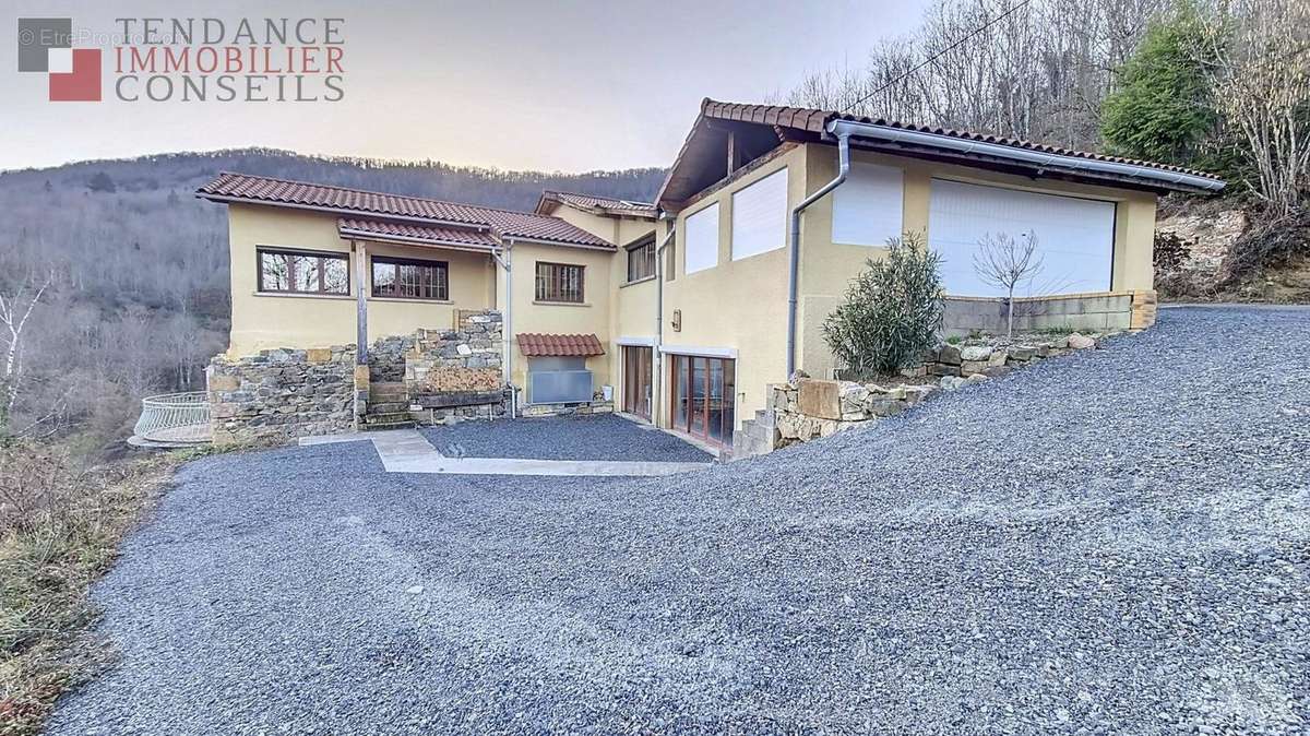 Maison à VAUX-EN-BEAUJOLAIS