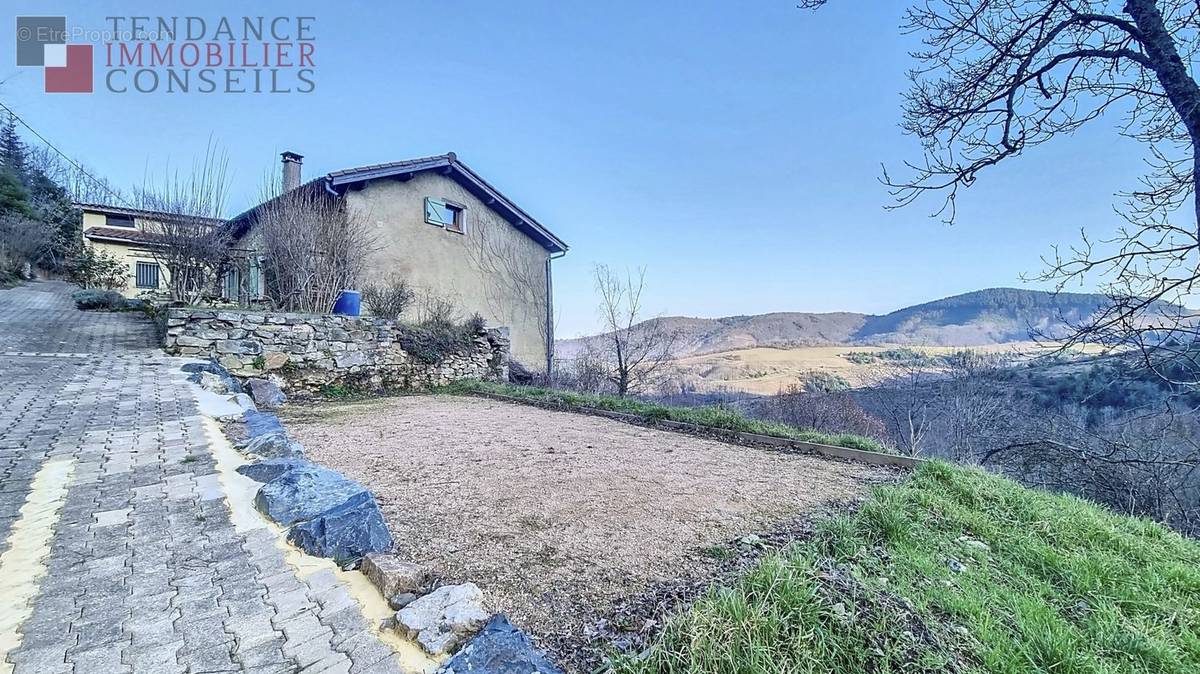 Maison à VAUX-EN-BEAUJOLAIS