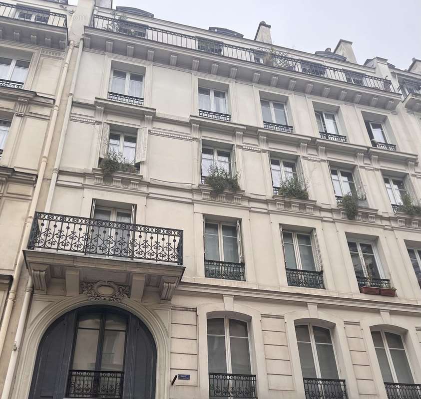 Appartement à PARIS-10E