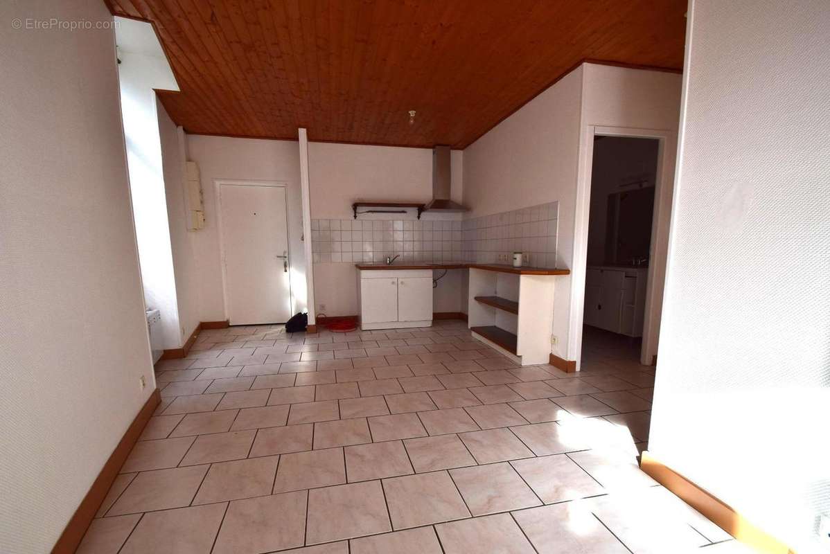   - Appartement à AUBENAS