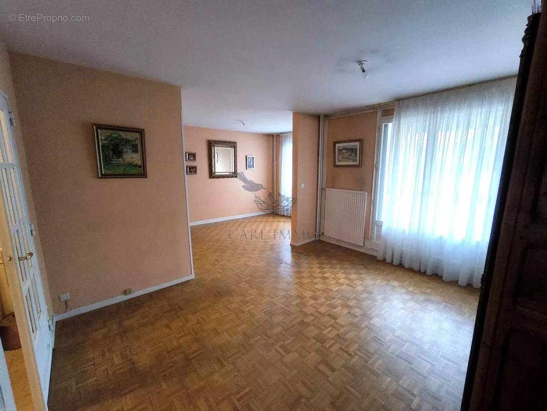 Appartement à LIMAS