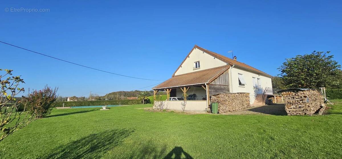 Maison à AZY-LE-VIF