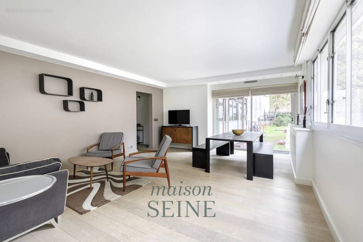 Appartement à NEUILLY-SUR-SEINE