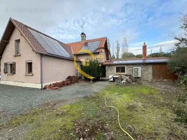 Maison à LIGNIERES