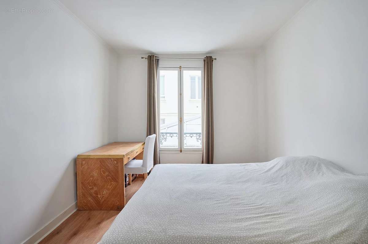 Appartement à PARIS-7E