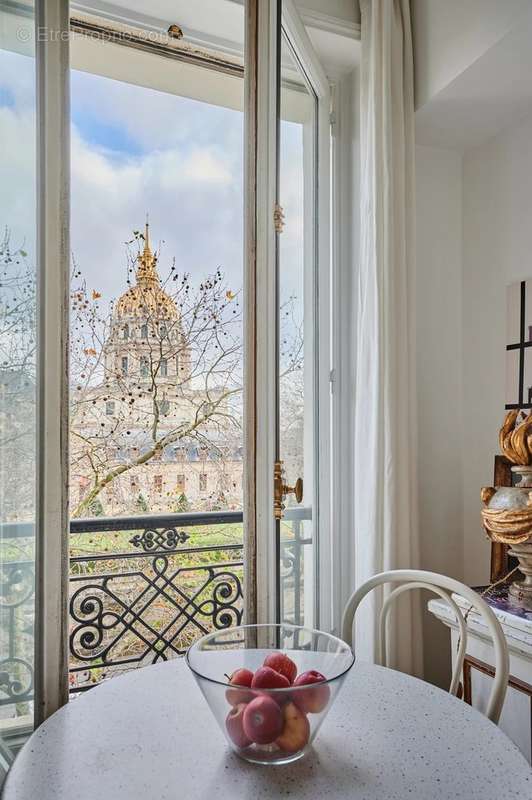 Appartement à PARIS-7E