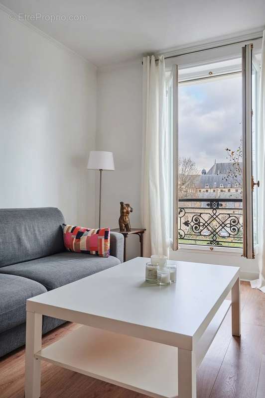 Appartement à PARIS-7E