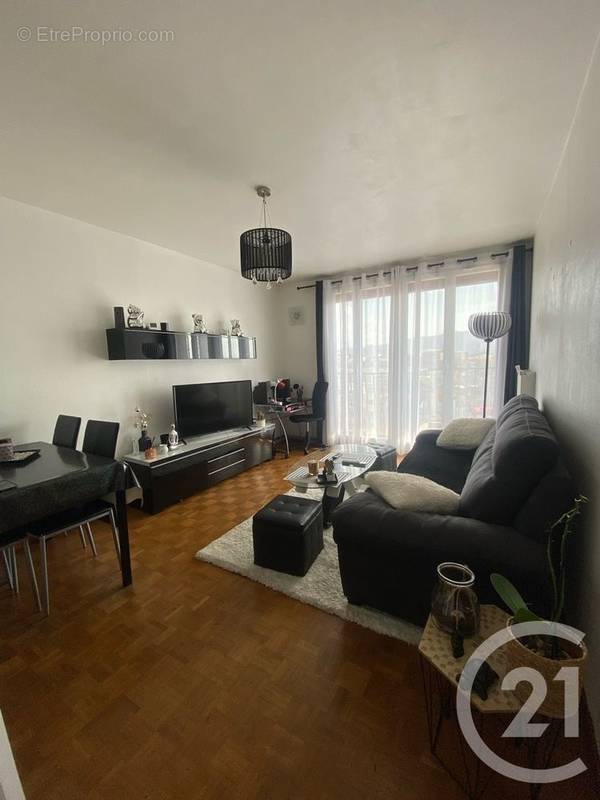 Appartement à MARSEILLE-4E