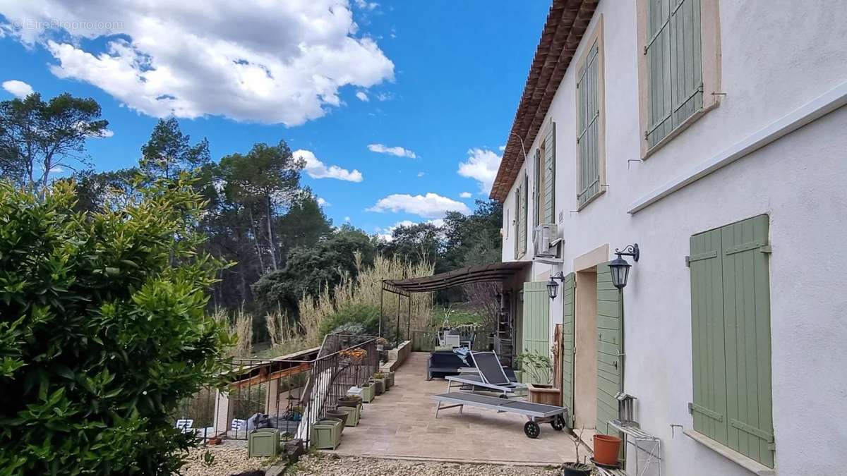 Maison à LORGUES