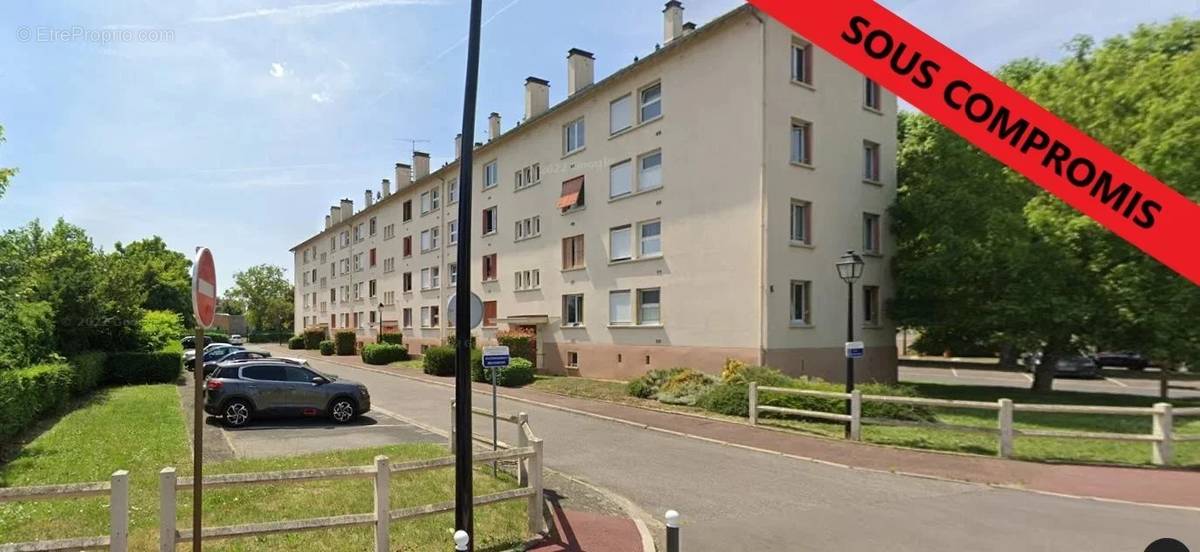 Appartement à LE MESNIL-LE-ROI