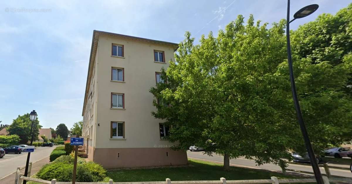 Appartement à LE MESNIL-LE-ROI