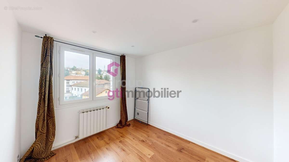 Appartement à UNIEUX