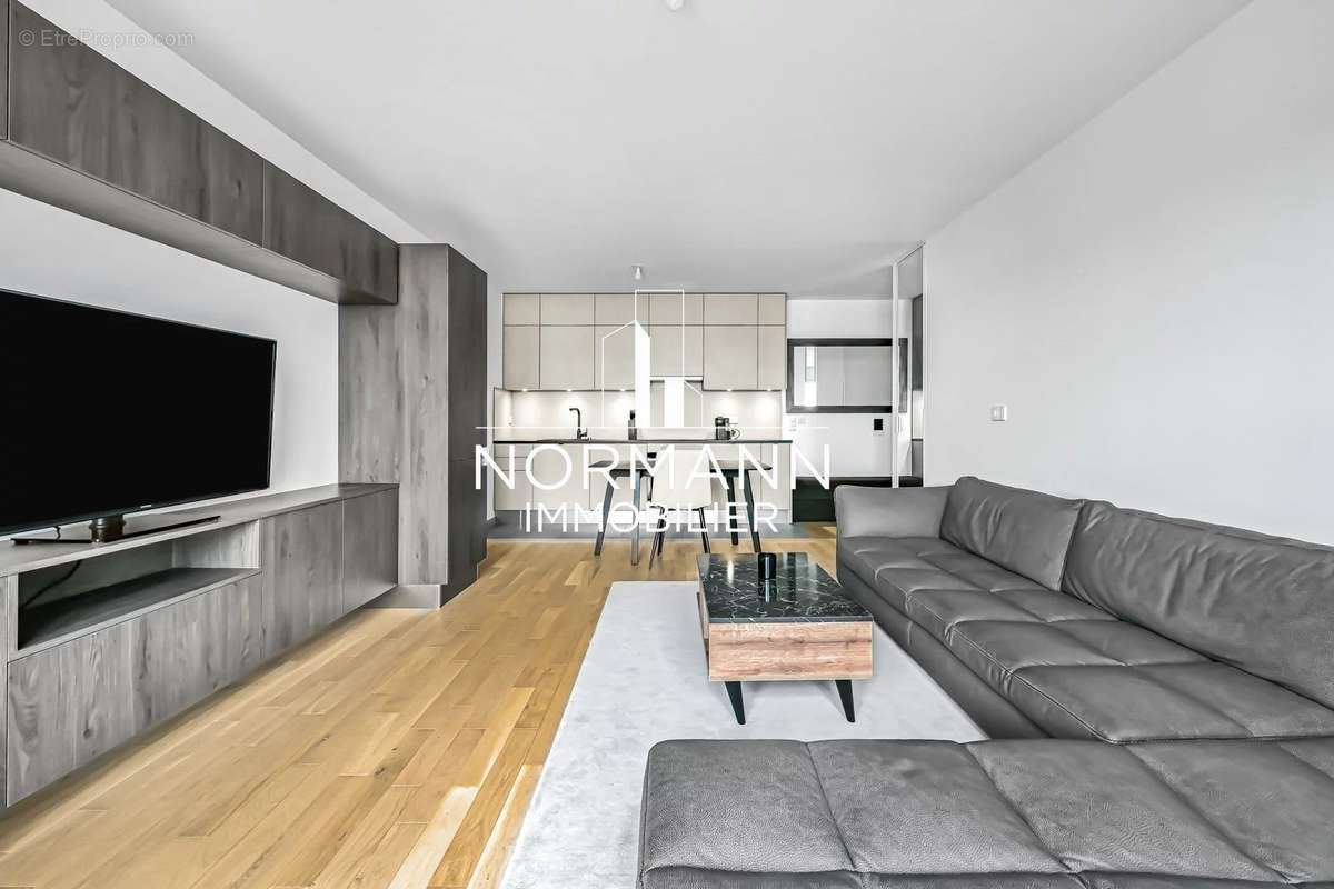 Appartement à COURBEVOIE