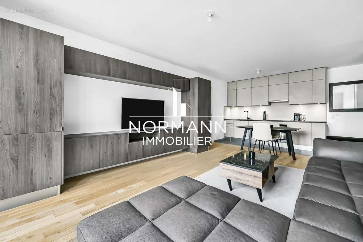 Appartement à COURBEVOIE