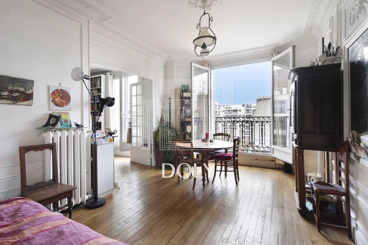 Appartement à PARIS-20E