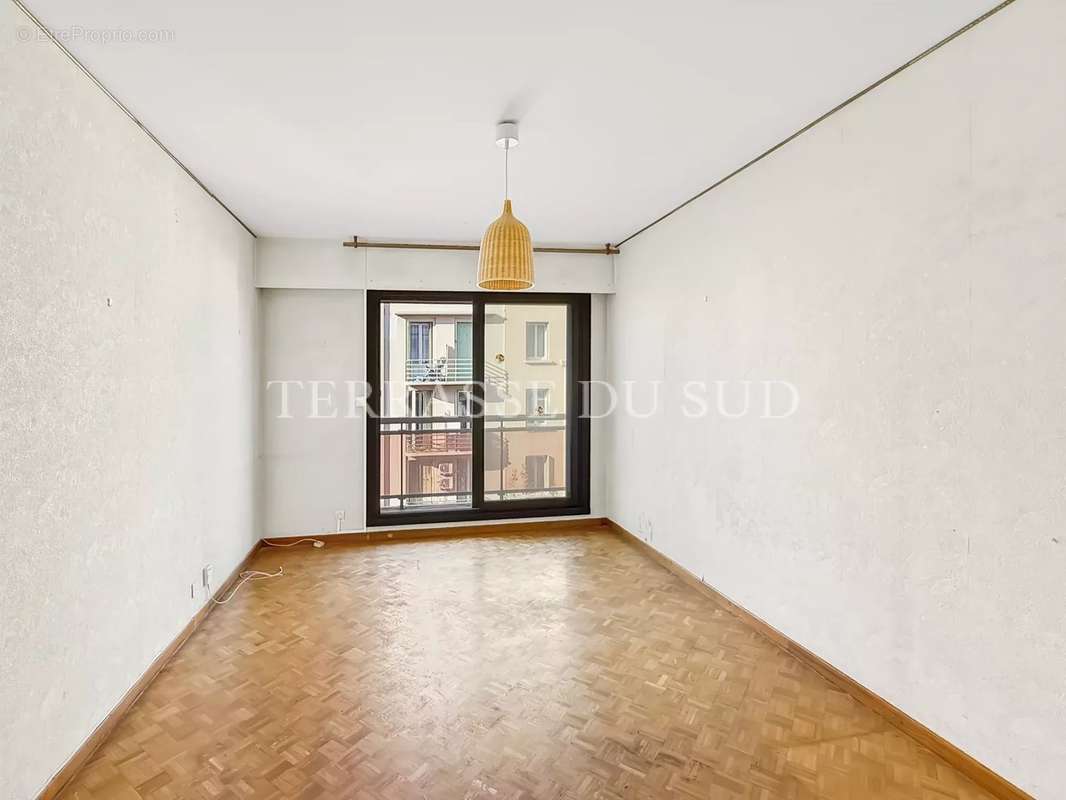 Appartement à MARSEILLE-7E