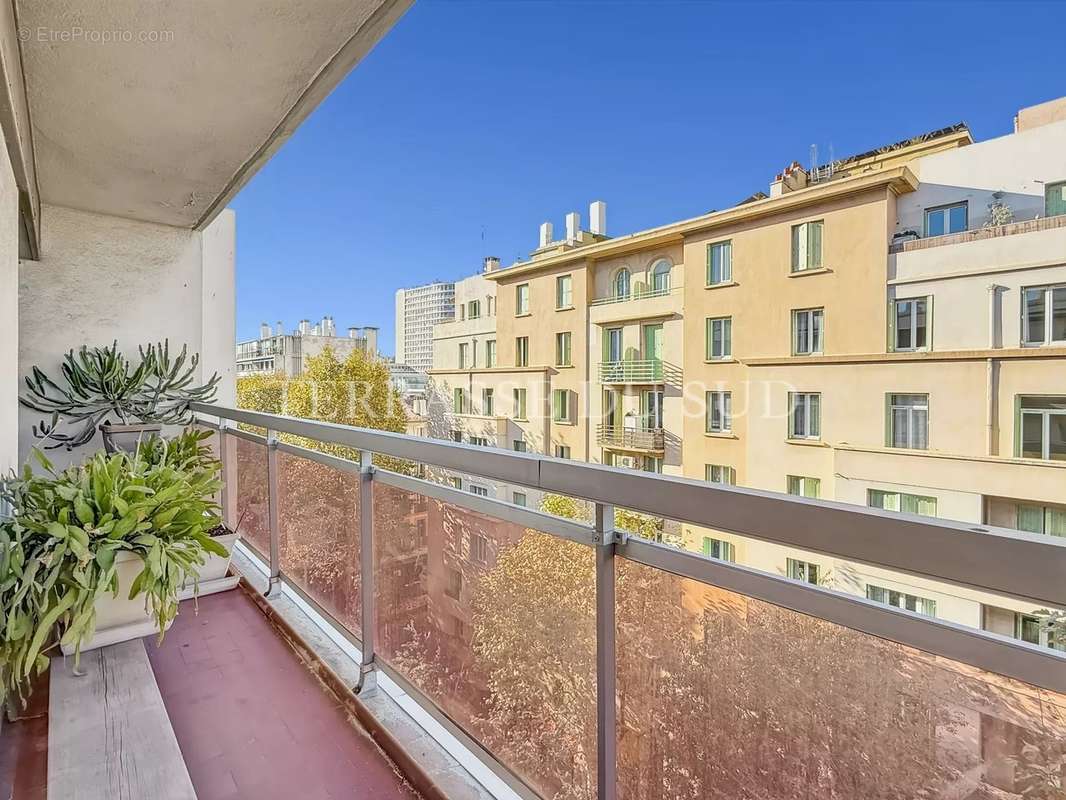 Appartement à MARSEILLE-7E