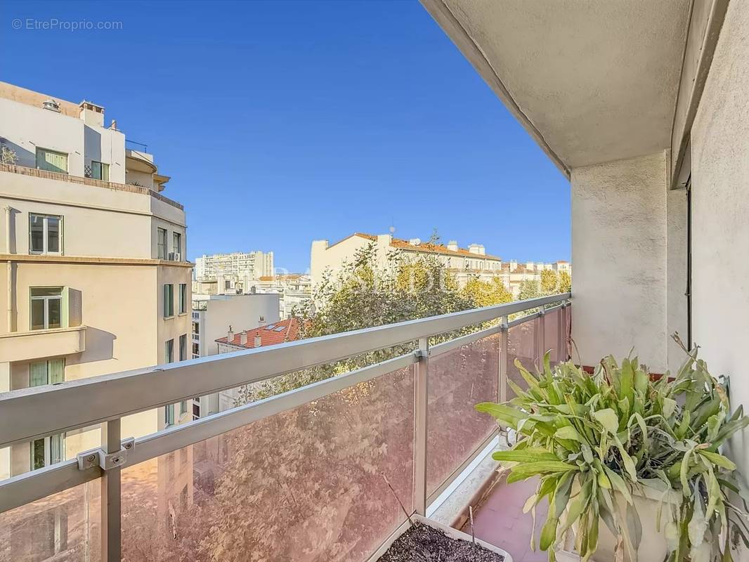 Appartement à MARSEILLE-7E