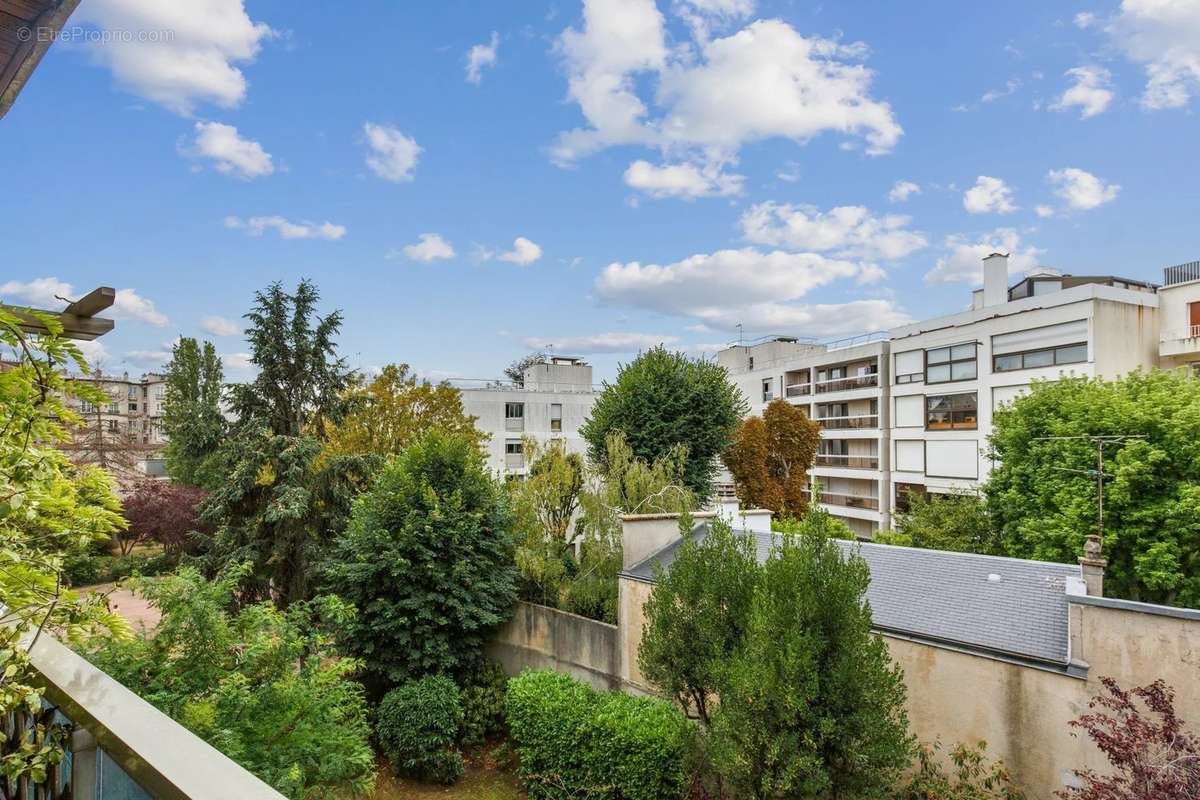 Appartement à NEUILLY-SUR-SEINE