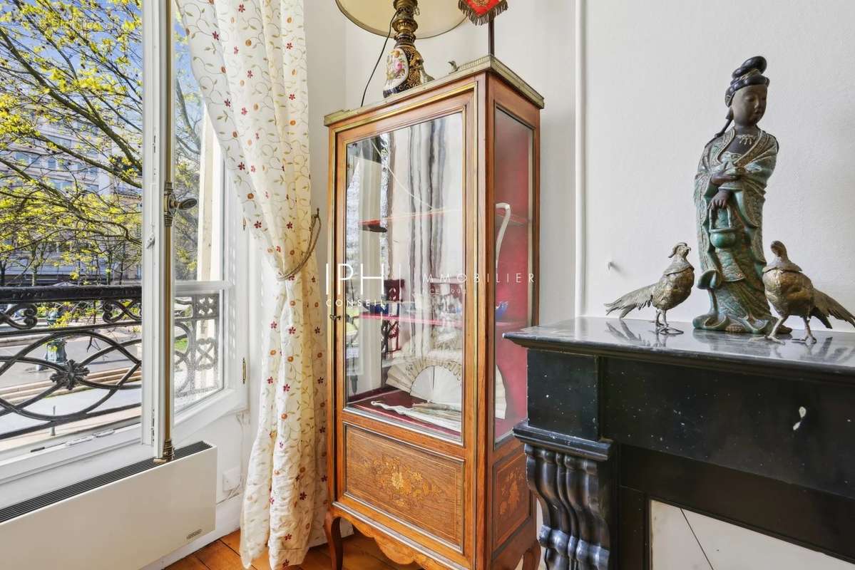 Appartement à NEUILLY-SUR-SEINE