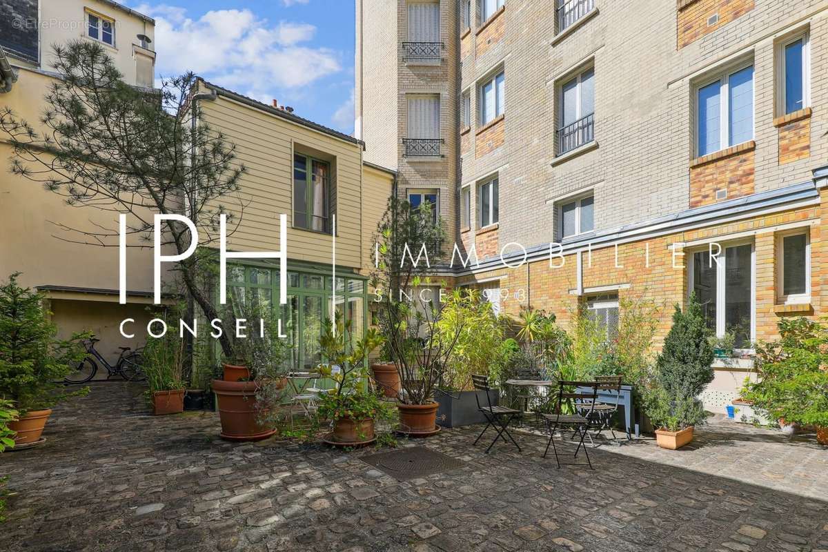 Appartement à NEUILLY-SUR-SEINE