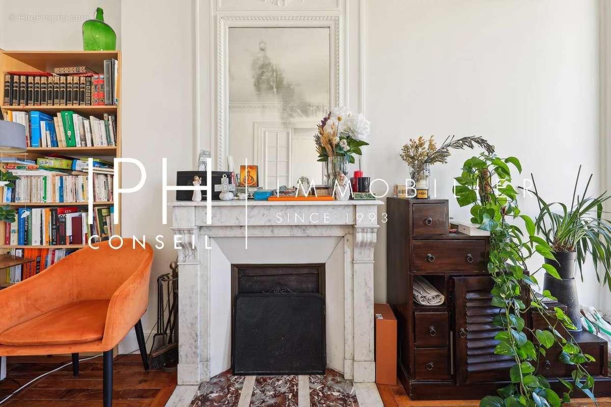 Appartement à NEUILLY-SUR-SEINE