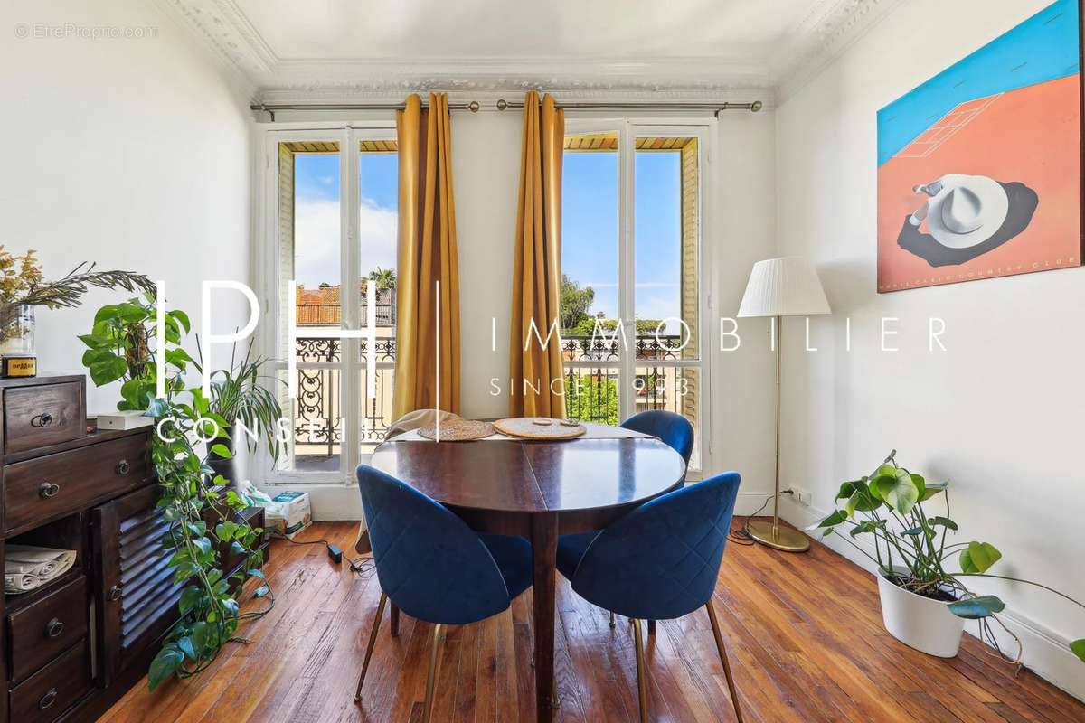 Appartement à NEUILLY-SUR-SEINE