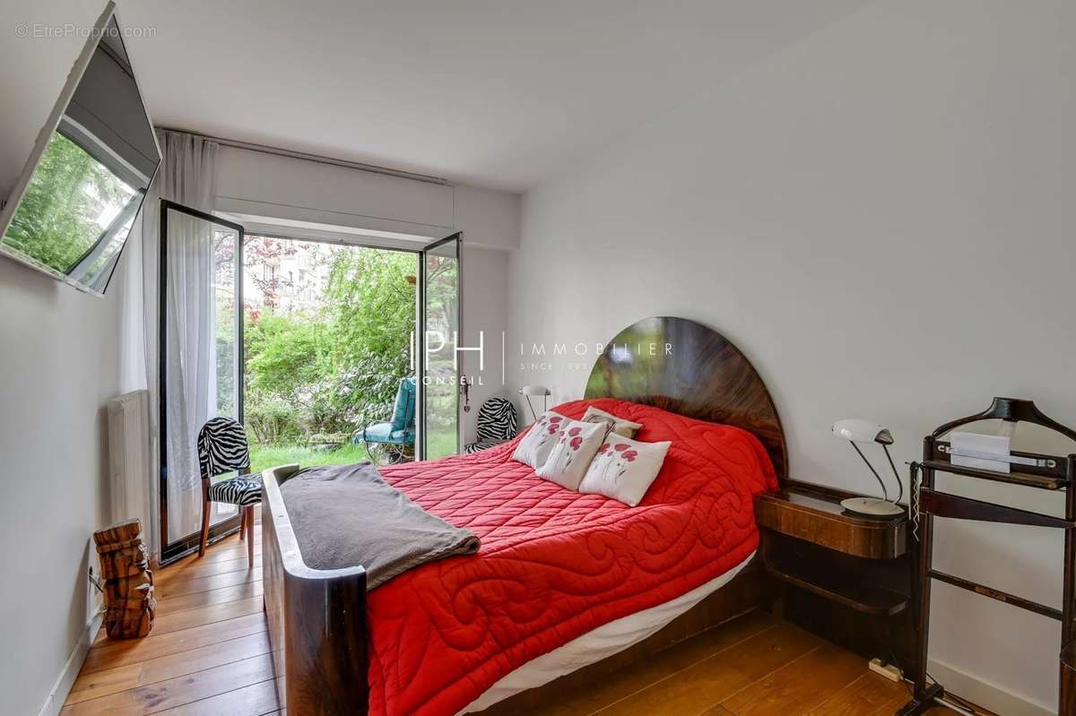 Appartement à NEUILLY-SUR-SEINE