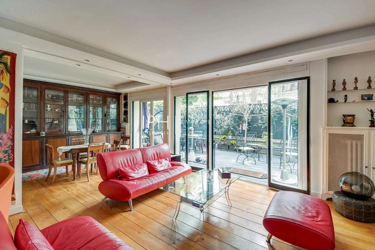 Appartement à NEUILLY-SUR-SEINE