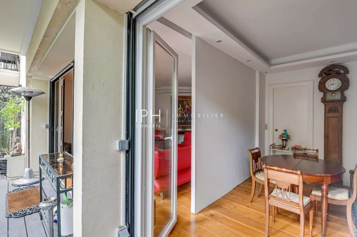 Appartement à NEUILLY-SUR-SEINE