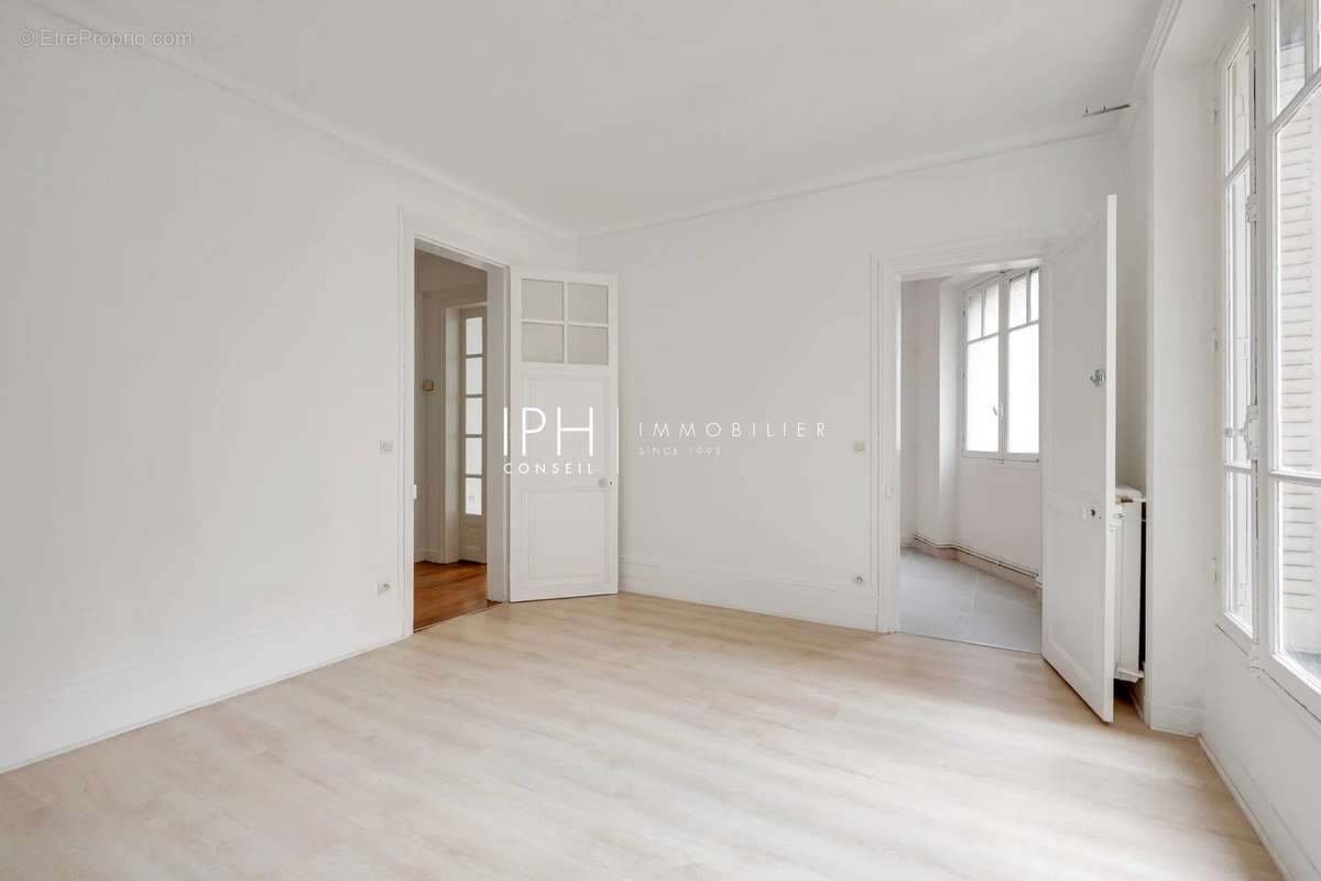 Appartement à NEUILLY-SUR-SEINE