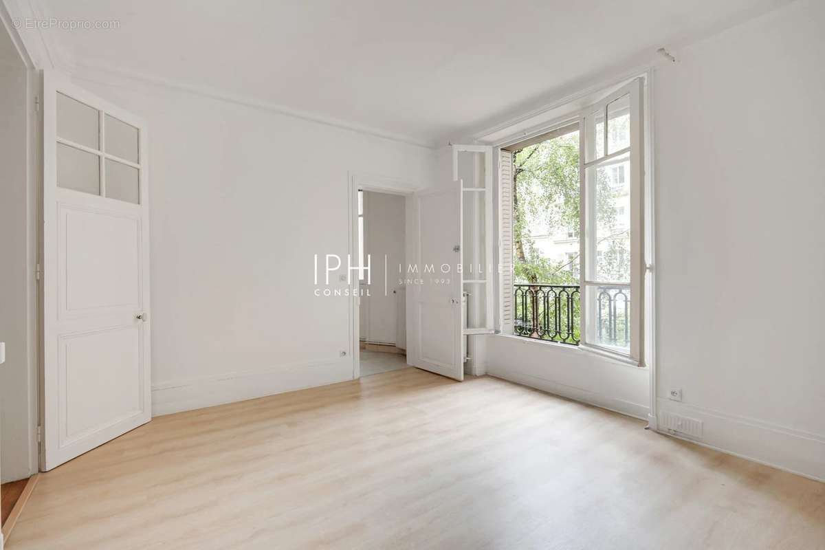 Appartement à NEUILLY-SUR-SEINE