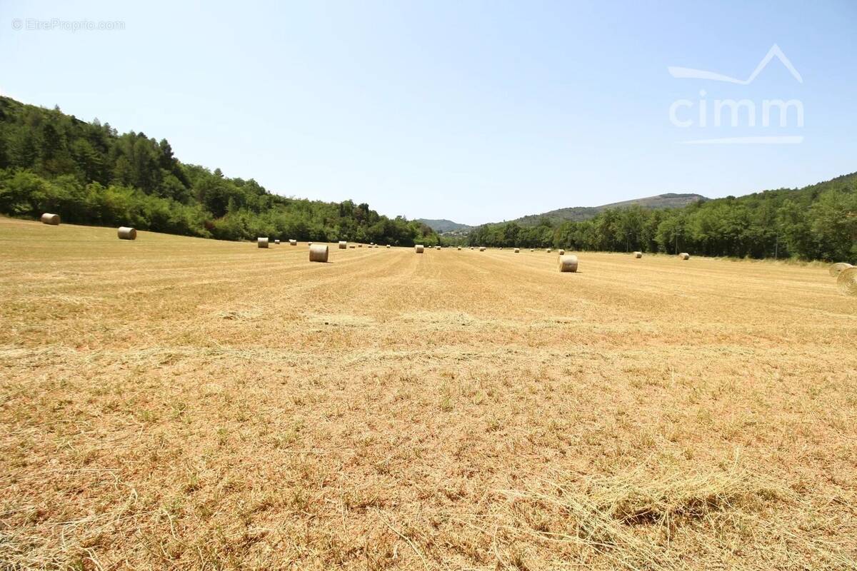 Terrain à COUIZA