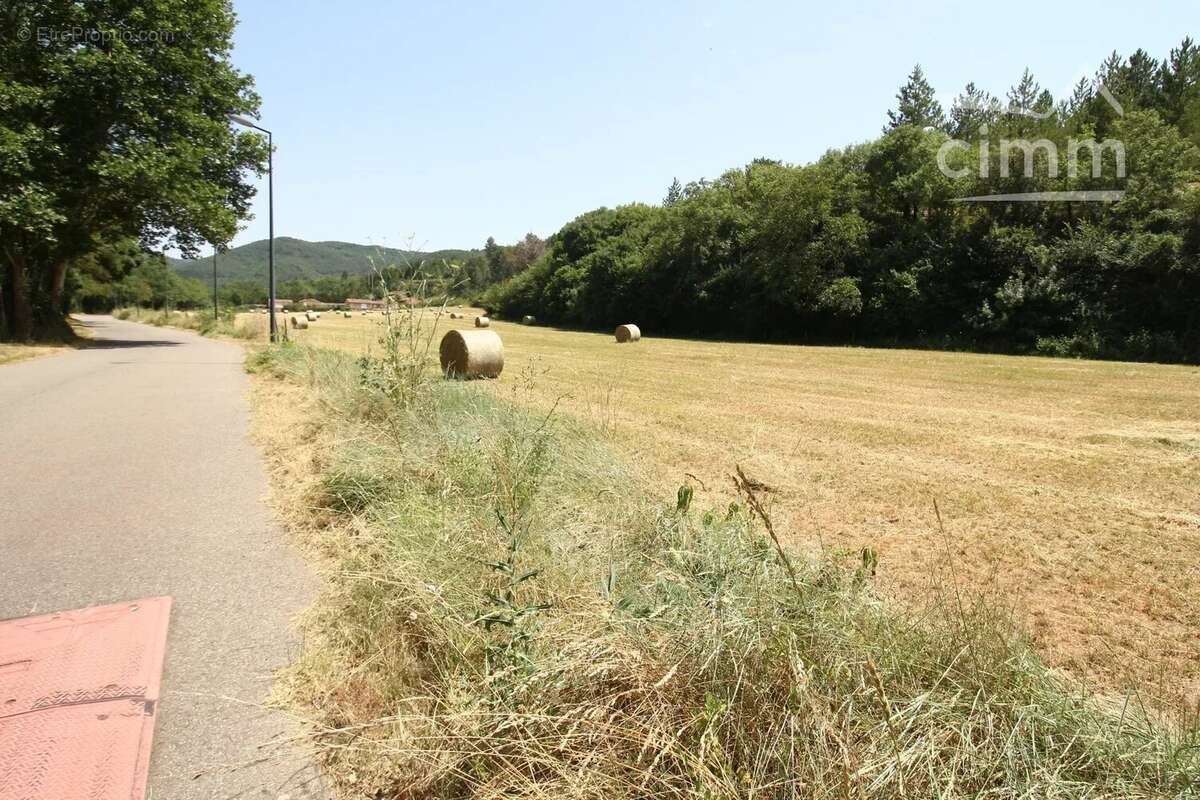 Terrain à COUIZA