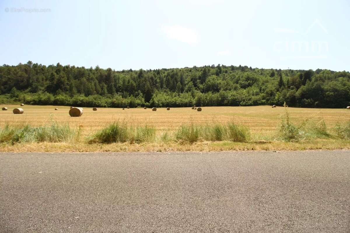 Terrain à COUIZA