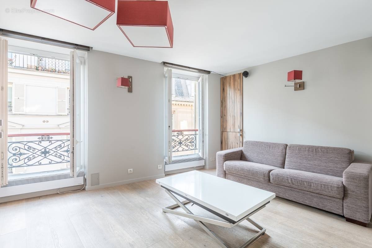 Appartement à PARIS-18E