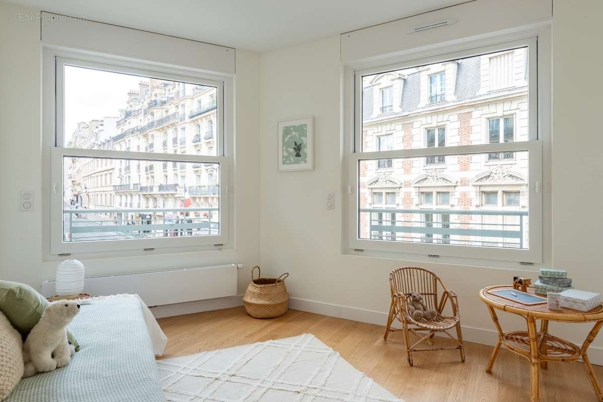 Appartement à PARIS-8E