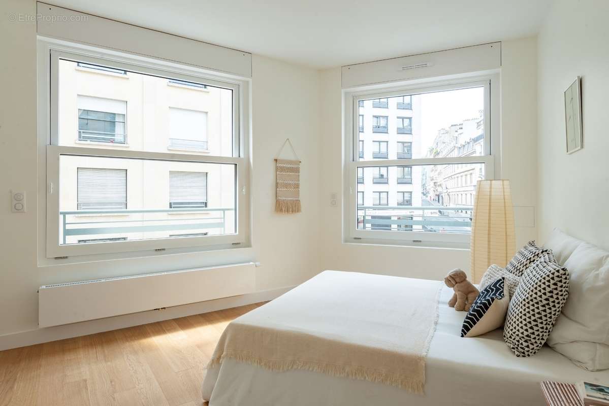 Appartement à PARIS-8E