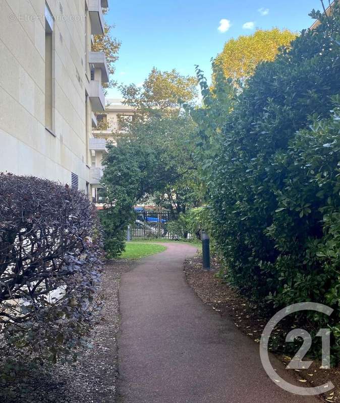 Appartement à NEUILLY-SUR-SEINE