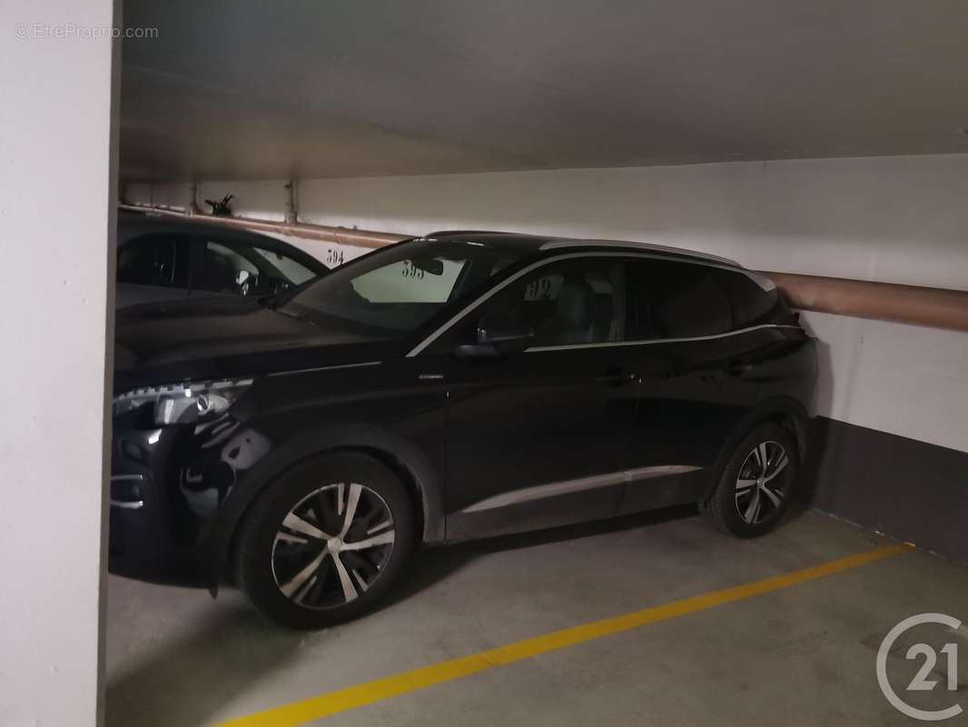 Parking à NEUILLY-SUR-SEINE