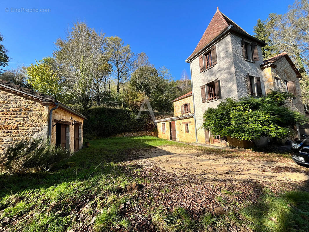 Maison à PUY-L&#039;EVEQUE