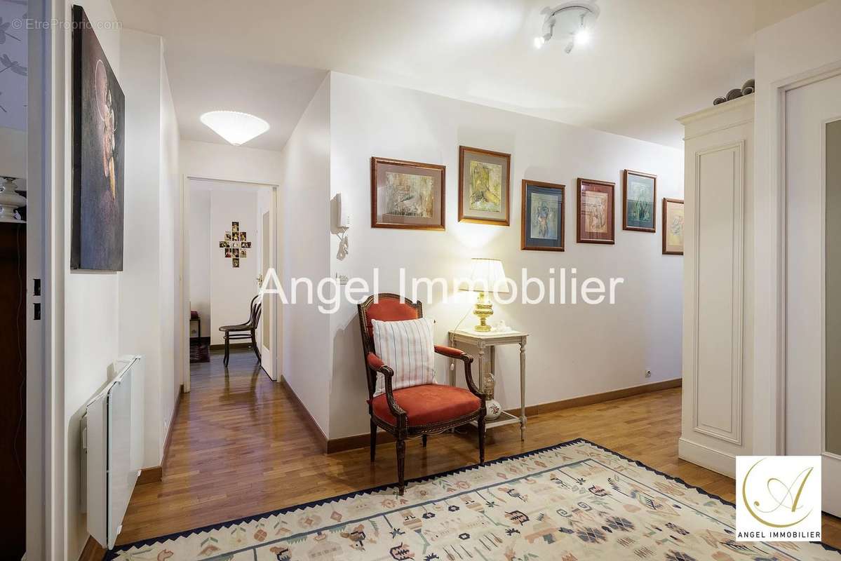 Appartement à CHARENTON-LE-PONT