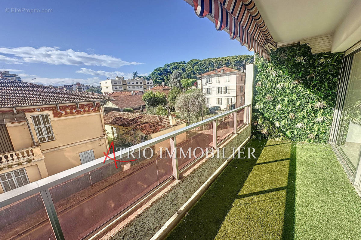 Appartement à SAINT-LAURENT-DU-VAR