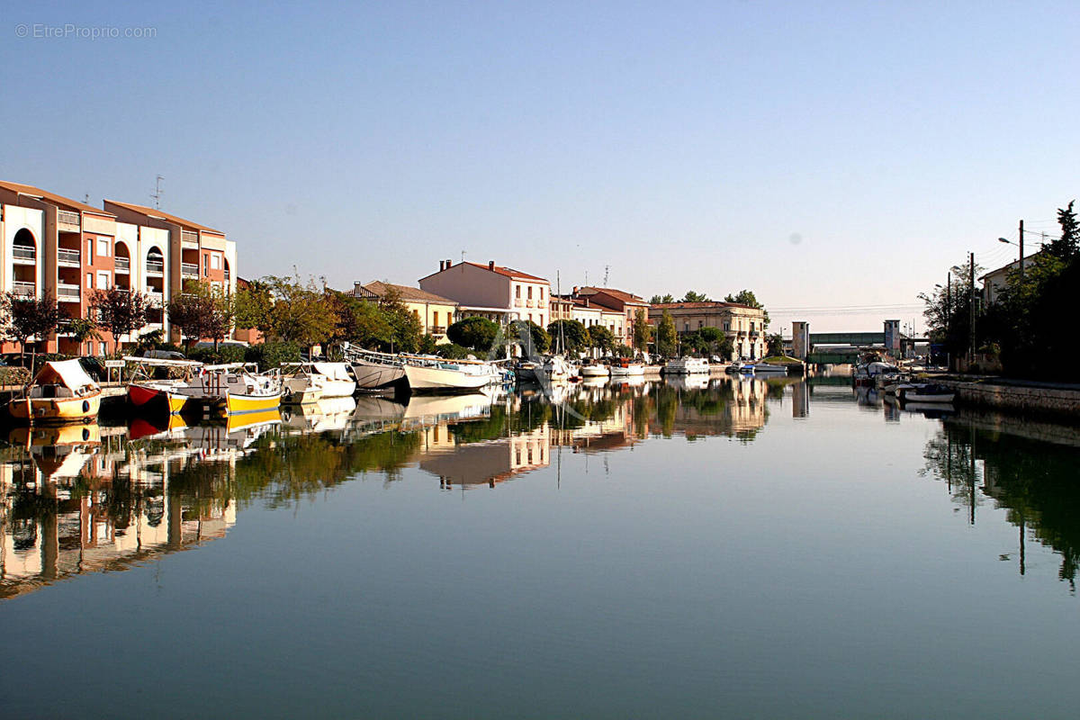 Parking à FRONTIGNAN