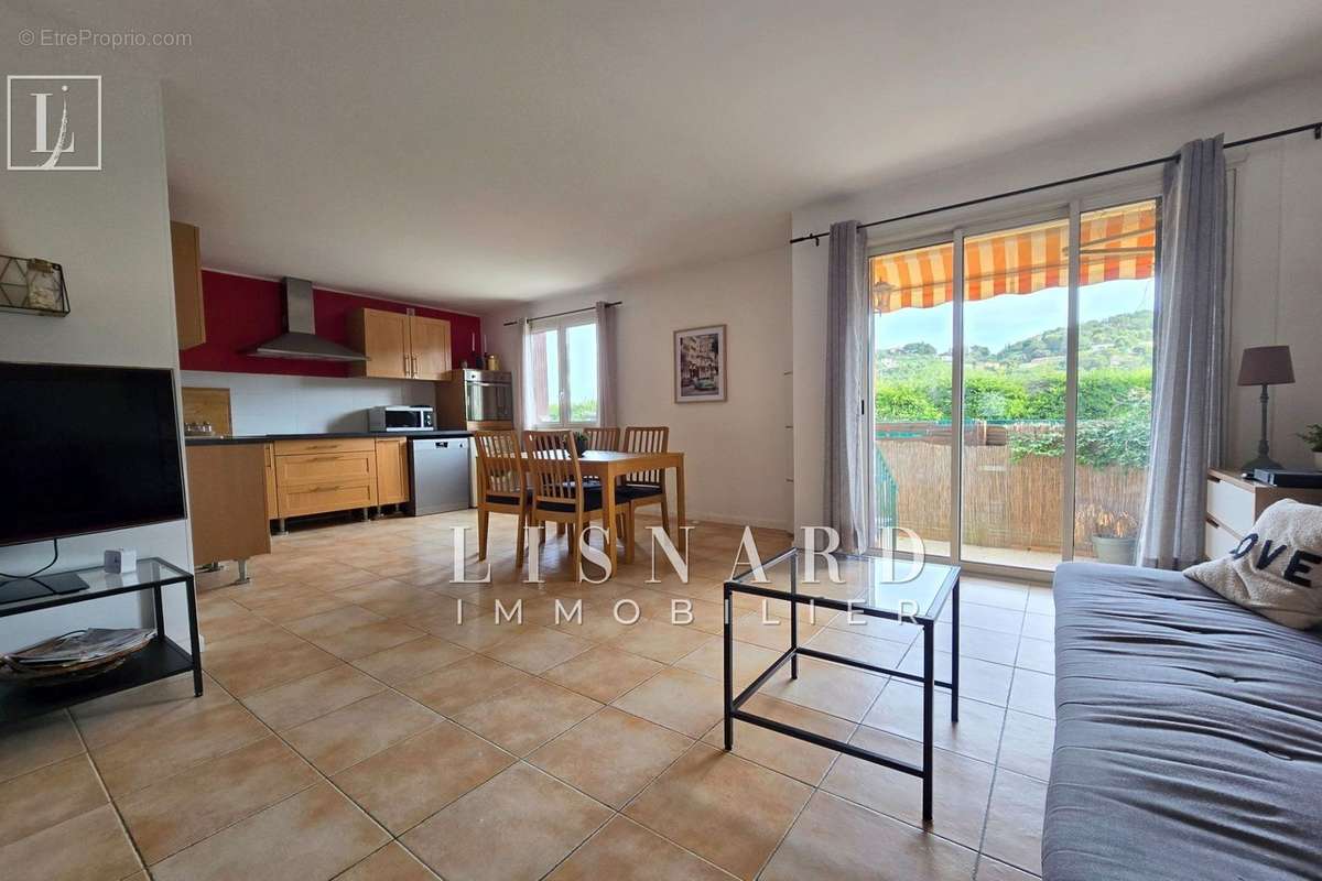 Appartement à VALLAURIS