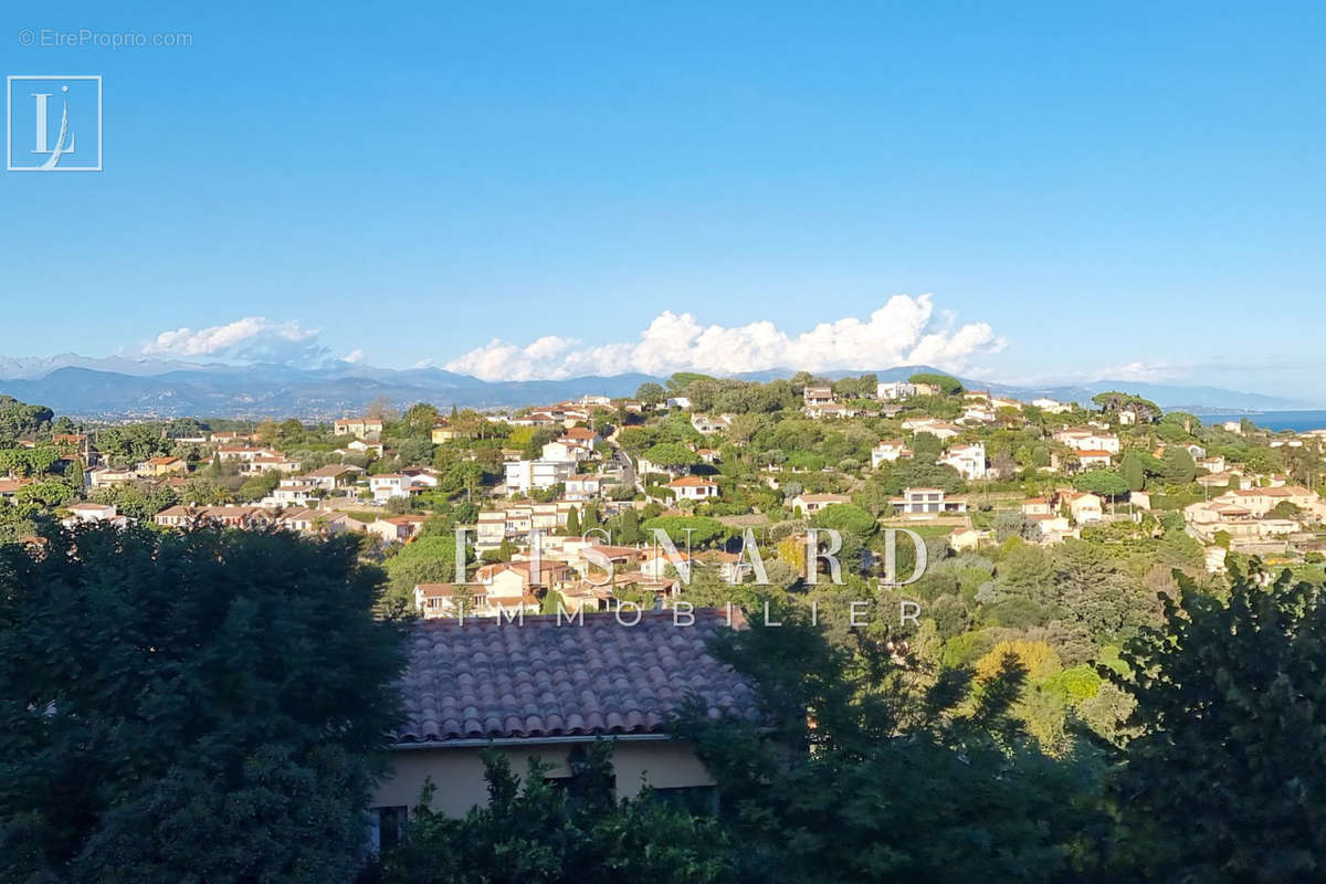 Appartement à VALLAURIS